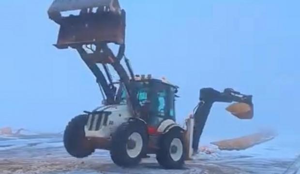 Diyarbakır'da kep&ccedil;e operat&ouml;r&uuml; iş makinasıyla drift attı