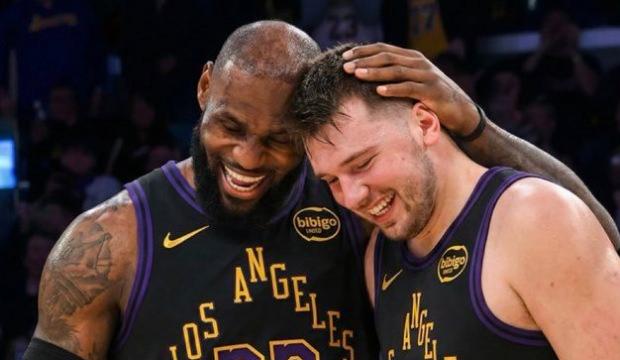 Doncic ve LeBron James 65 sayı &uuml;retti! Lakers, Grizzlies'i devirdi