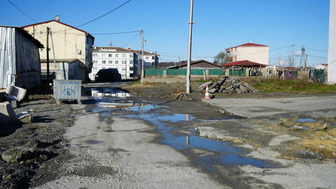 İSKİ tarafından 2 ay önce altyapı çalışmasının başladığı ve yarım bırakıldığı iddia edilen Adnan Menderes Mahallesi. 