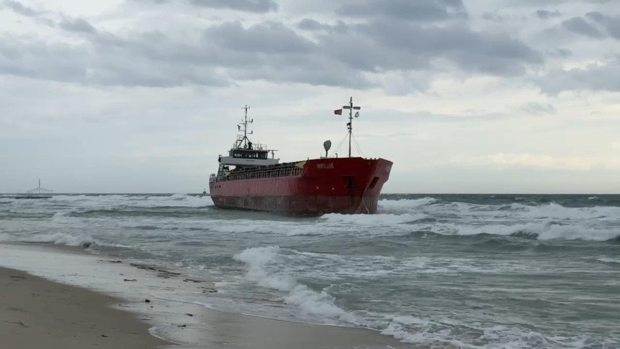Karaya oturan gemiden görüntü