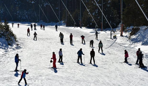 Kartalkaya&rsquo;dan Paland&ouml;ken&rsquo;e... Kayak merkezlerinde kar rekoru: 2 metreyi aştı! 
