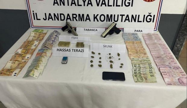 Manavgat'ta uyuşturucu operasyonu: 1 g&ouml;zaltı