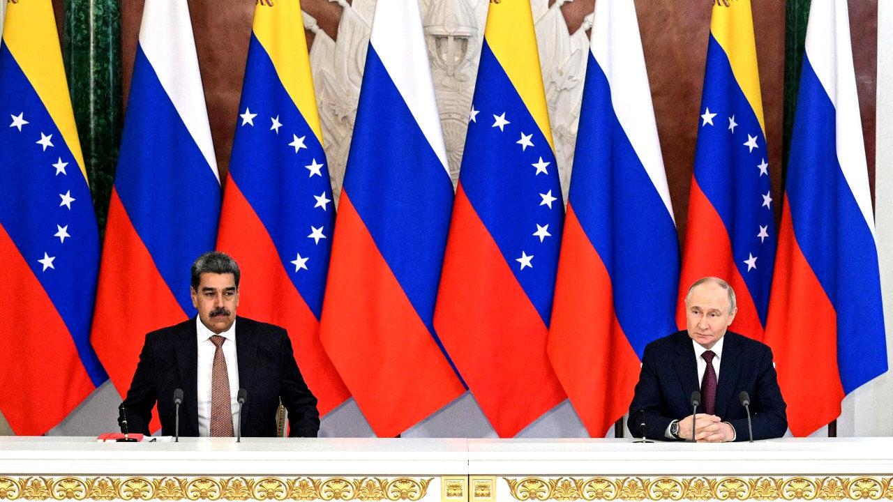 Nicolas Maduro ve Vladimir Putin