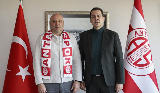 S&uuml;per Lig ekibinin yeni hocası belli oldu