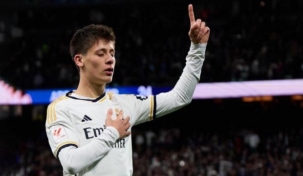 Takımdan ayrılması imkansız deniyordu! Real Madrid Arda G&uuml;ler'i takasta kullanacak