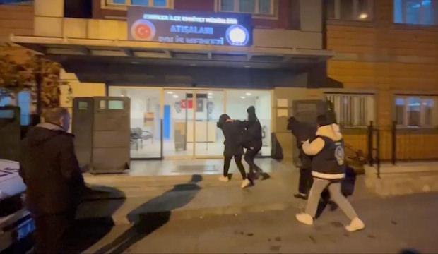 1 aylık bebeğini kış g&uuml;n&uuml; durağa bırakmıştı! Vicdansız anne yakalandı