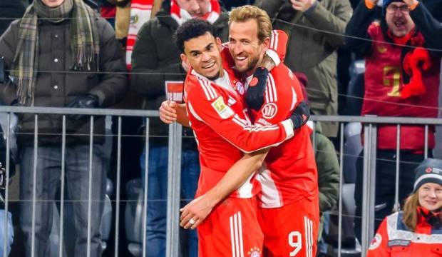 8-1'lik tarihi ma&ccedil;! Namağlup lider rakibine acımadı