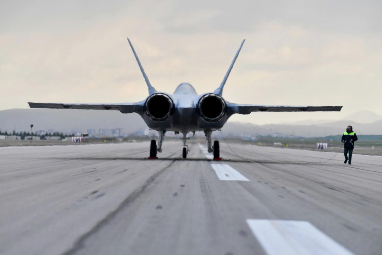 KAAN savaş uçağı