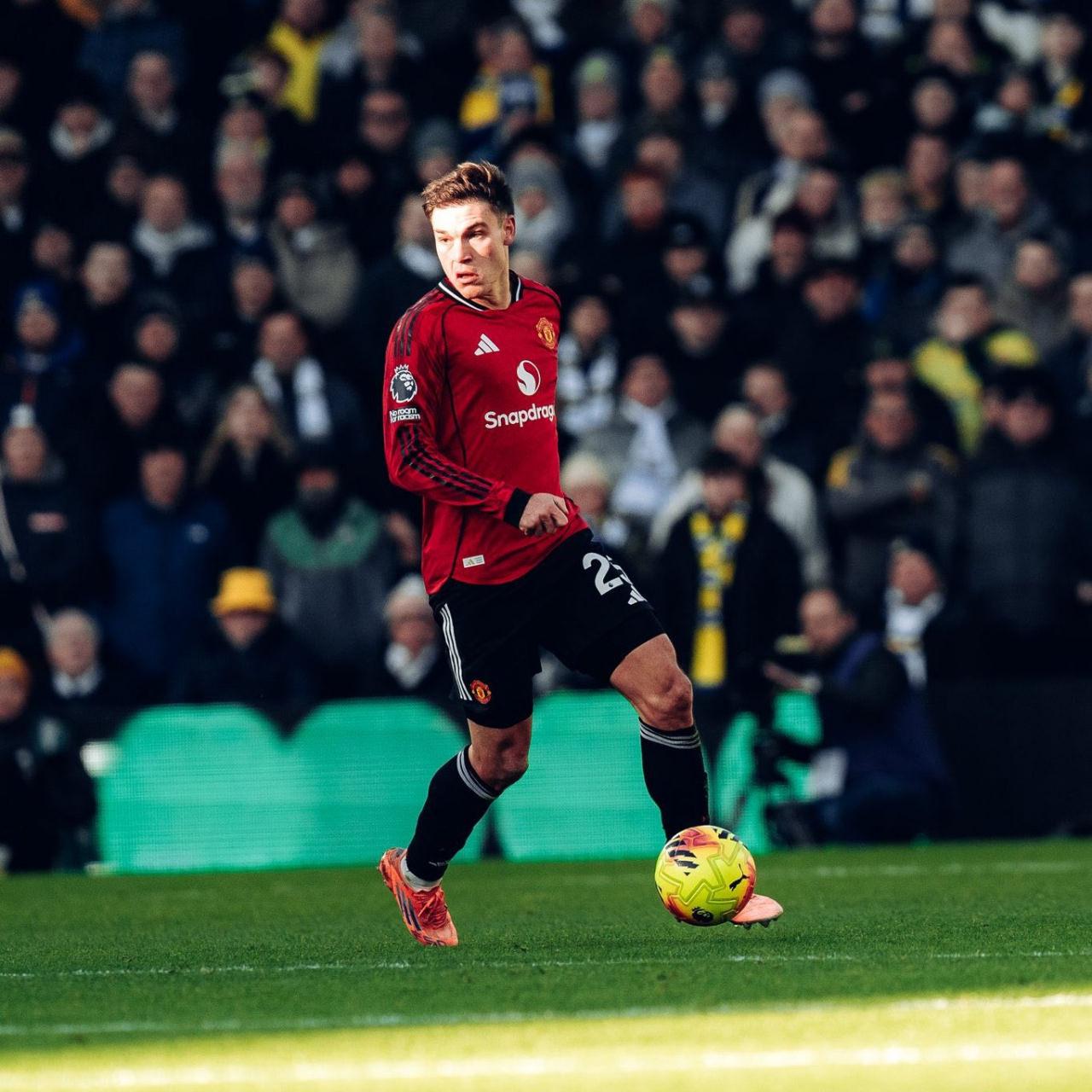 Manchester United'ın 30 milyon euro talep ettiği orta saha oyuncusu Manuel Ugarte