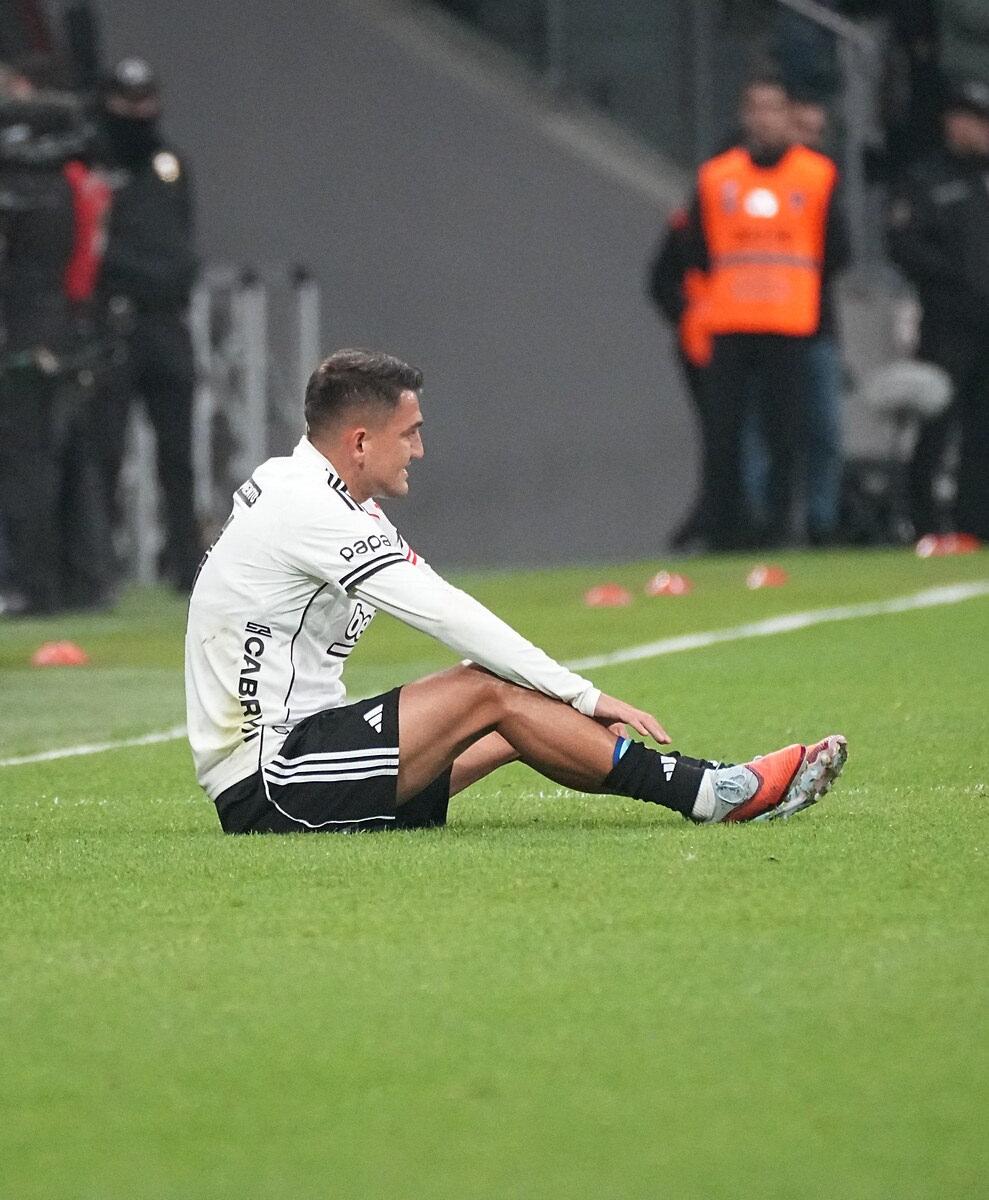 Cengiz Ünder Beşiktaş formasıyla Trendyol Süper Lig'de oynanan bir karşılaşmada.