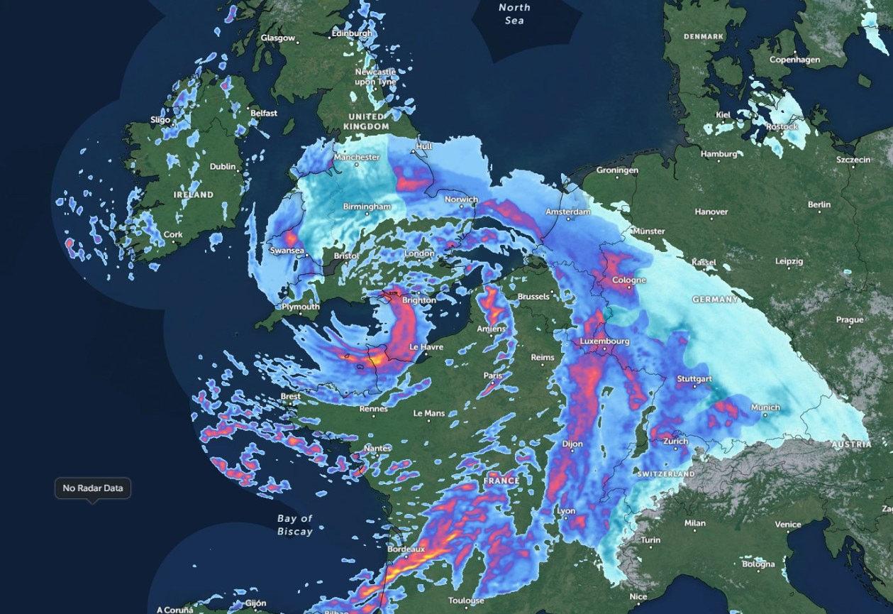 Fransa'da fırtına hareketliliğini gösteren harita (Kaynak: StormHQ)