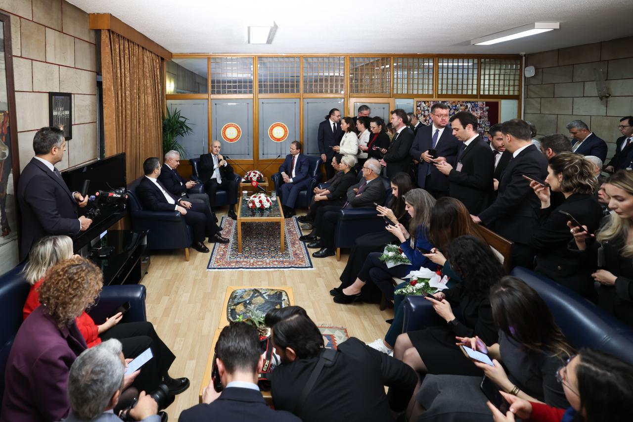 Kurtulmuş, gazetecilerin sorularını yanıtladı.