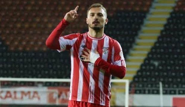 Amedspor'dan şampiyonluk hamlesi! 1. Lig'in gol makinesini a&ccedil;ıkladı