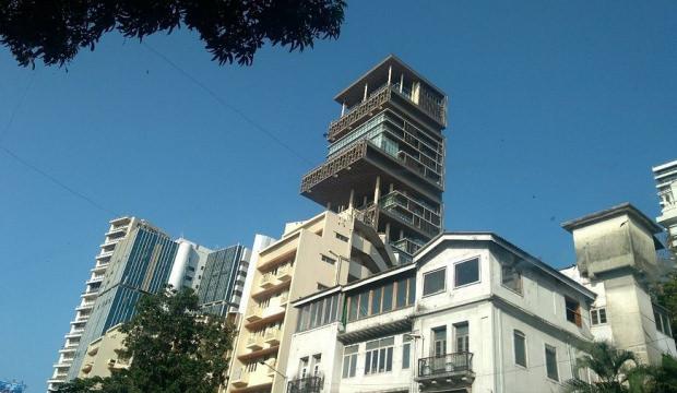 Buralarda kim oturuyor dedirtiyor! İşte fiyatları dudak u&ccedil;uklatan evler...