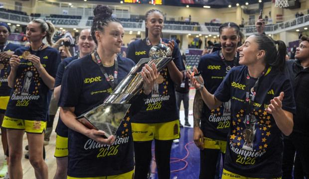 Dev finalde kazanan Fenerbah&ccedil;e! Galatasaray'ı yenerek kupa kazandı