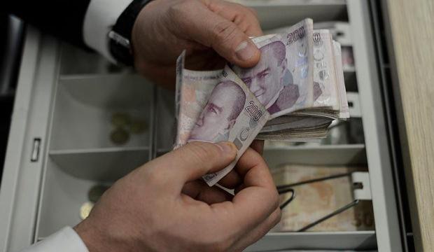 En d&uuml;ş&uuml;k emekli maaşına d&uuml;zenleme! SSK Bağkur emekli maaşı hesabı değişti! İşte tablo