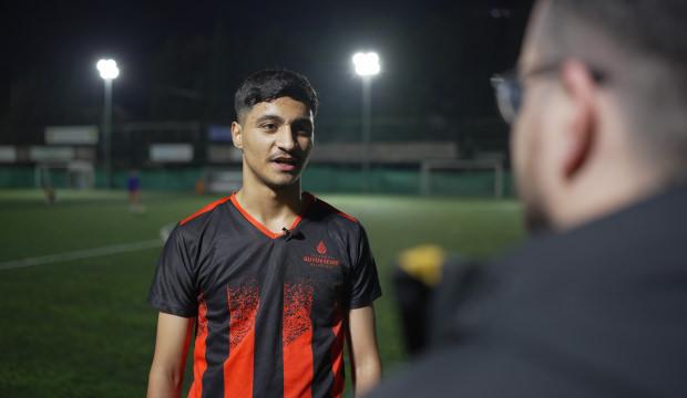 Kuştepeli Roman futbolcu: 'Tipi, ten rengi y&uuml;z&uuml;nden insan yargılanmamalı'