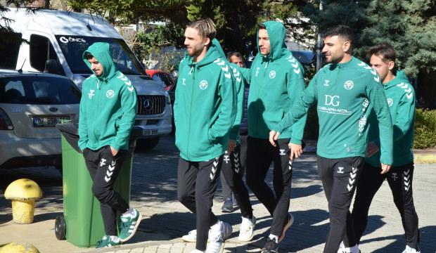 S&uuml;per Lig ekipleri Antalya Dinler Bah&ccedil;esi'nde cuma namazında buluştu