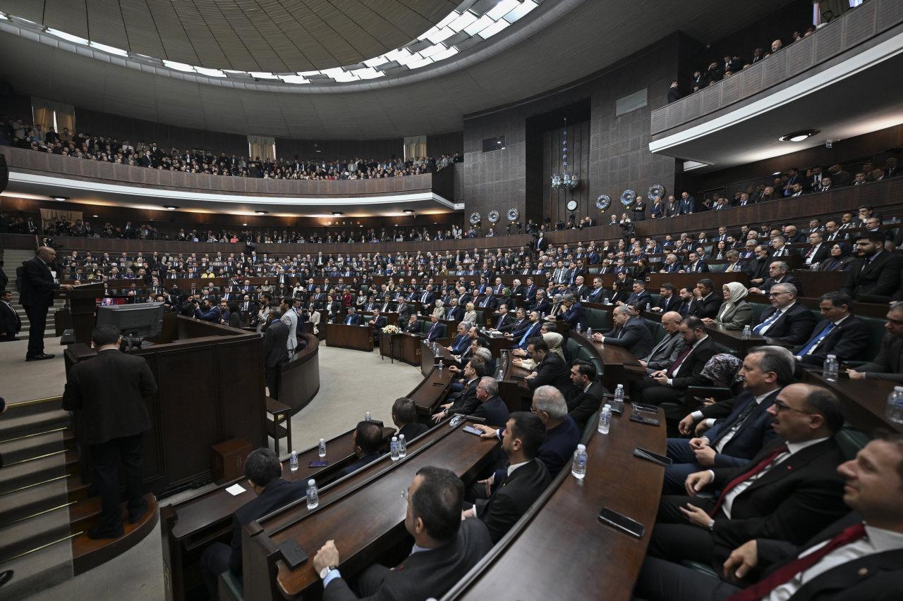 Cumhurbaşkanı ve AK Parti Genel Başkanı Recep Tayyip Erdoğan, partisinin TBMM Grup Toplantısı'na milletvekillerine hitap ediyor.