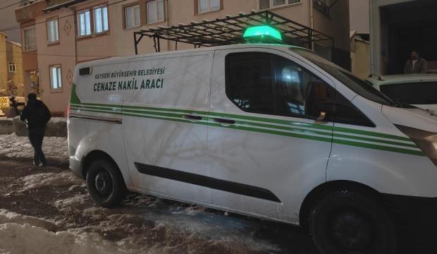 1 bu&ccedil;uk yaşındaki engelli bebek yatağında &ouml;l&uuml; bulundu