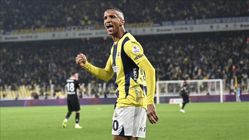 Rodrigo Becao, Fenerbahçe formasıyla Kadıköy'de.