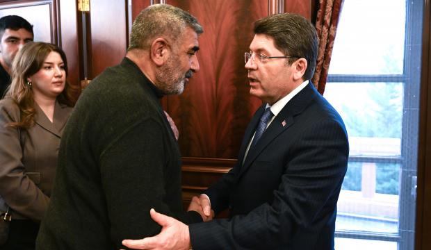 Adalet Bakanı Tun&ccedil;, Rojin Kabaiş'in ailesiyle g&ouml;r&uuml;şt&uuml;