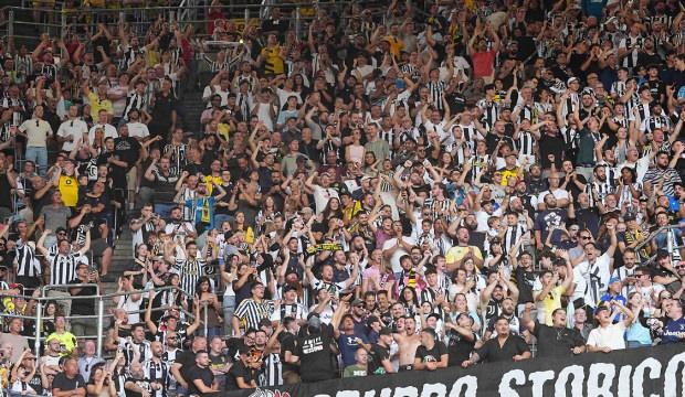 D&uuml;nyada en &ccedil;ok taraftarı olan 20 kul&uuml;p: Listede T&uuml;rkiye'den tek takım var