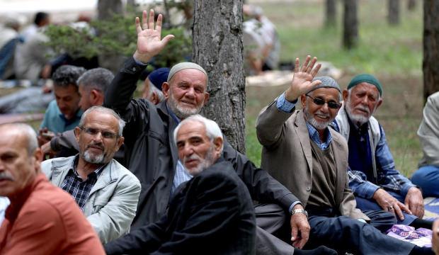 Emekliler i&ccedil;in yeni avantajlı ayrıcalıklar geldi! İşte t&uuml;m detaylar