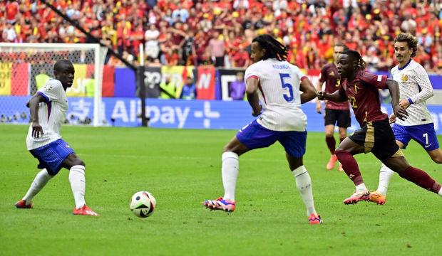 Fenerbah&ccedil;e d&uuml;nyaca &uuml;nl&uuml; Fransız orta saha i&ccedil;in devrede: G&ouml;r&uuml;şmeler başlıyor