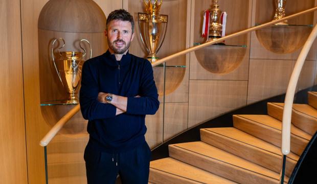 Hen&uuml;z 44 yaşında! Manchester United'ın yeni hocası oldu