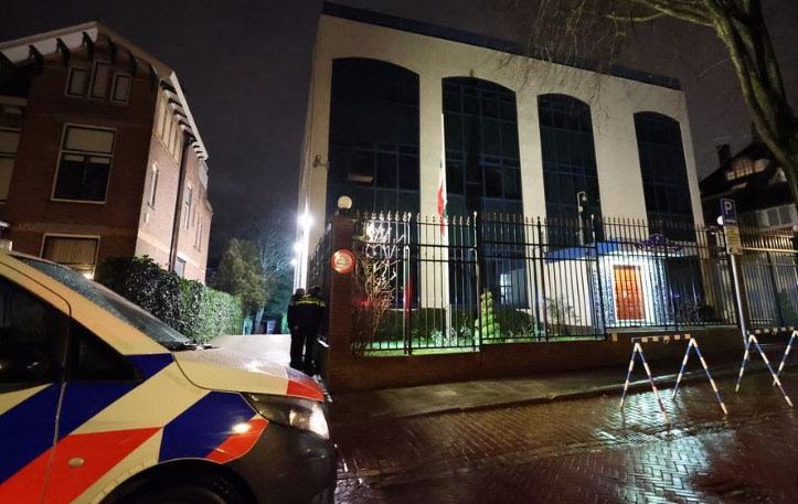 Hollanda'nın Lahey kentindeki İran Büyükelçilik binasına saldırı gerçekleşti. (Kaynak: NOS)