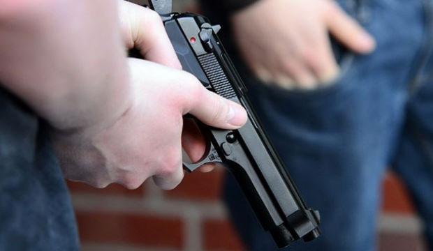 &Ouml;ğretmene silahlı saldırı d&uuml;zenleyen velinin su&ccedil; kaydı ortaya &ccedil;ıktı  