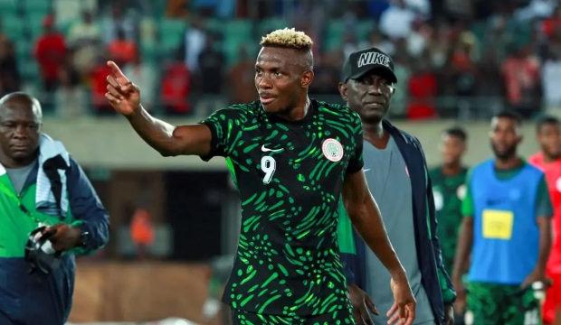 Osimhen Nijerya'yı karıştırdı! Tepkiler &ccedil;ığ gibi