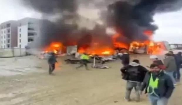 Son Dakika: Arnavutk&ouml;y'de iş&ccedil;i konteynerinde yangın! Ekipler m&uuml;dahale ediyor