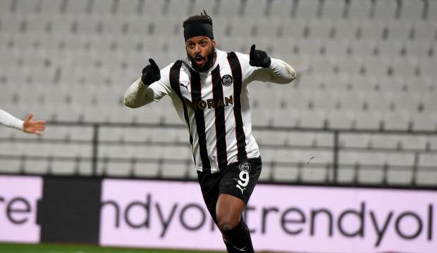 33 yaşındaki Fransız forvet Birinci Lig&rsquo;de fırtınalar estiriyor