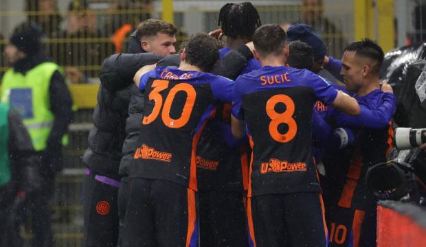 6-2'lik &ccedil;ılgın zafer! 8 dakikada 2-0'dan d&ouml;nd&uuml;ler