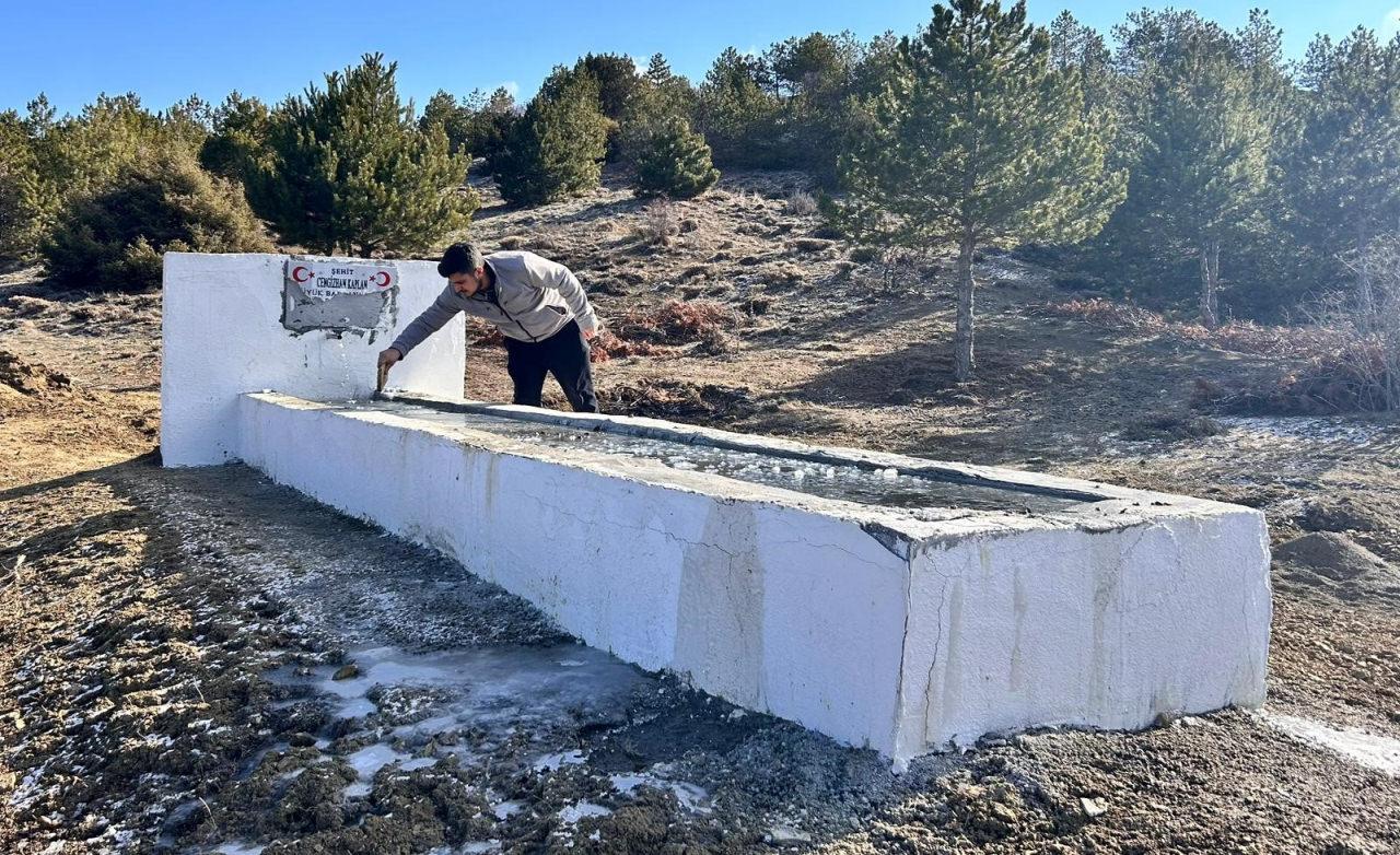 Şehidin anısına yapılan hayrat çeşmesi.
