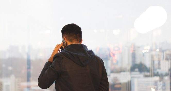 Telefon dolandırıcıları genç kıza iş teklifinde de bulundu.