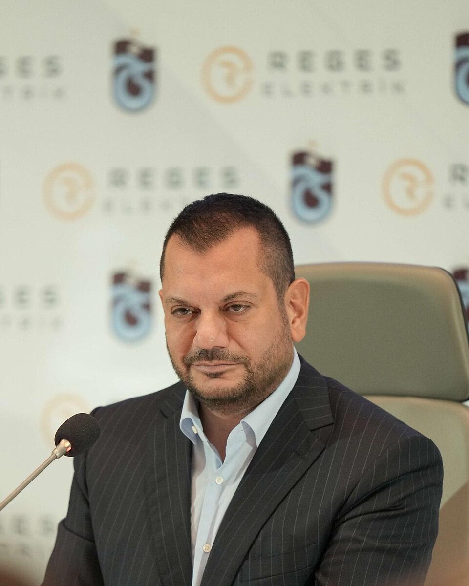 Trabzonspor Başkanı Ertuğrul Doğan bir basın toplantısında.