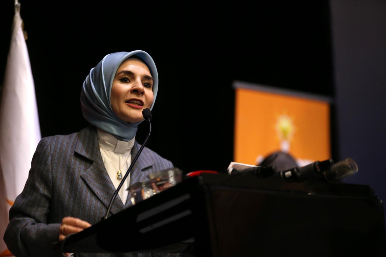 Aile ve Sosyal Hizmetler Bakanı Mahinur Özdemir Göktaş, Hasan Can Kültür Merkezi'nde düzenlenen AK Parti Balıkesir İl Başkanlığı İl Danışma Meclisi Toplantısı'na katıldı. Göktaş, burada bir konuşma yaptı.