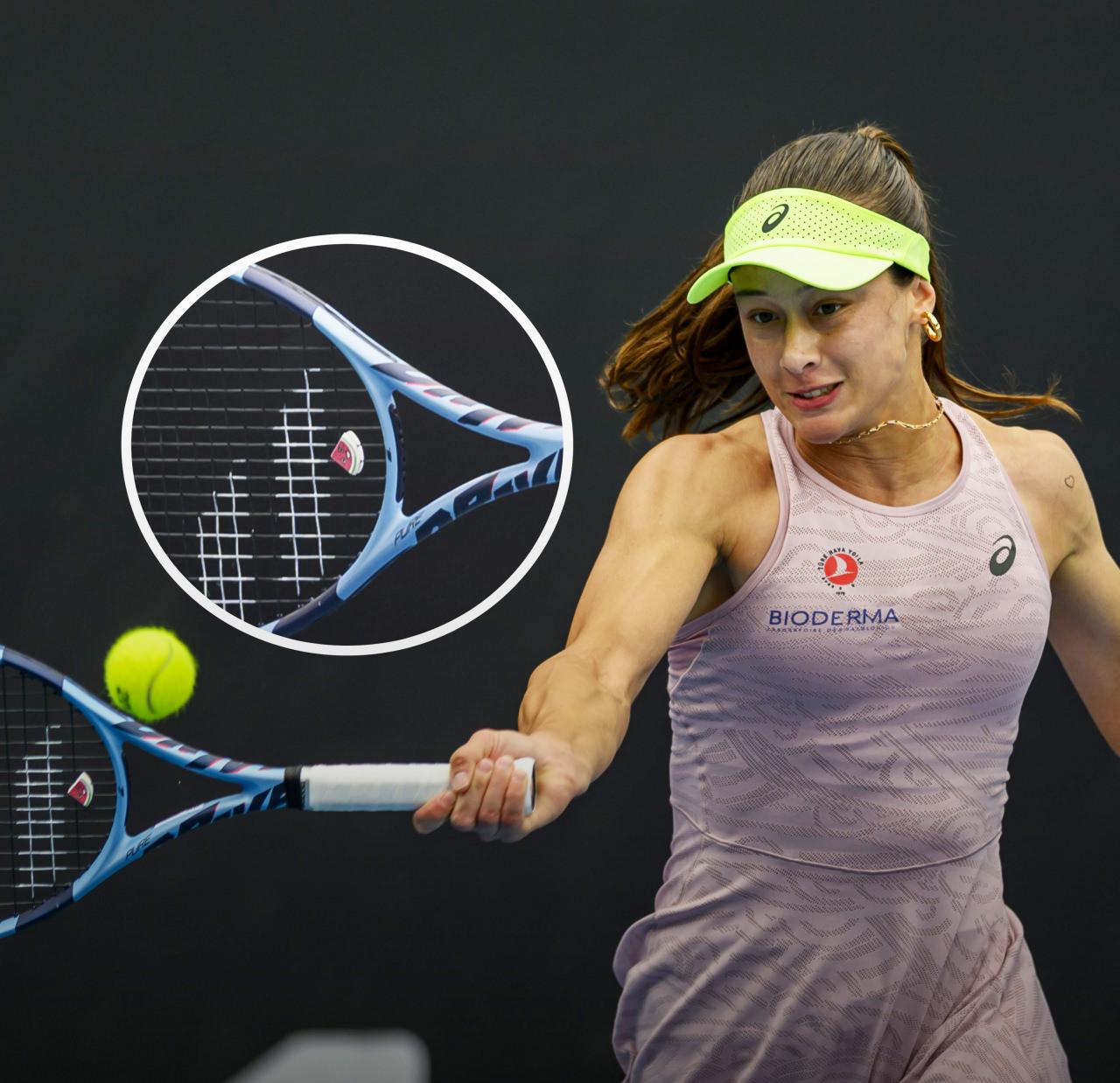 Zeynep Sönmez'in raketine taktığı karpuz simgesi