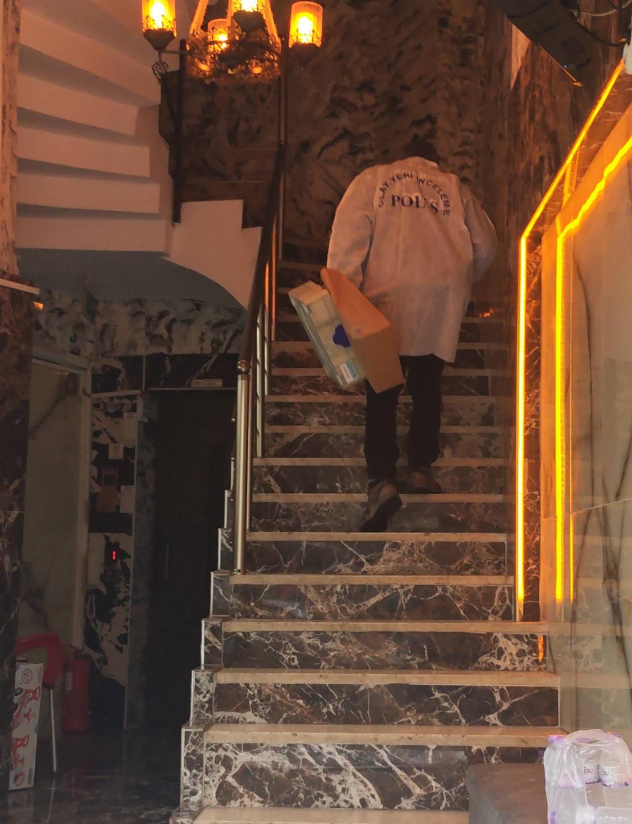 Olay yeri inceleme ekipleri bölgeye sevk edildi. 