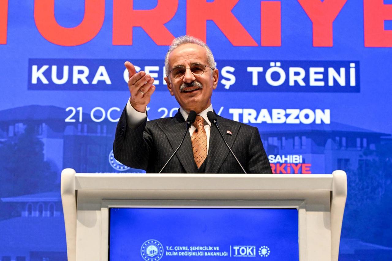 Ulaştırma ve Altyapı Bakanı Abdulkadir Uraloğlu