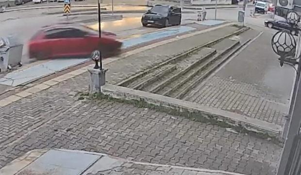 Fren yerine gaza basan kursiyer b&ouml;yle u&ccedil;tu