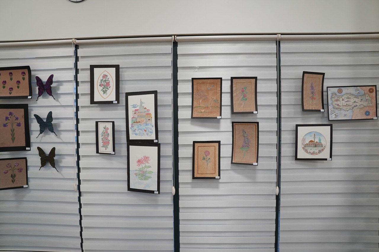 Konya Büyükşehir Belediyesi LİMA öğrencileri tarafından üretilen ebru eserleri.