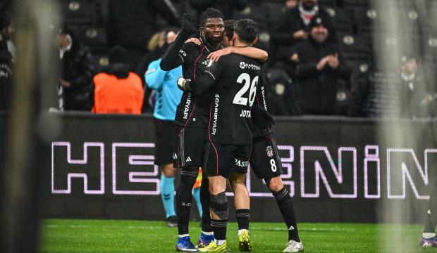 Beşiktaş Dolmabah&ccedil;e'de 90+5'te hayata tutundu