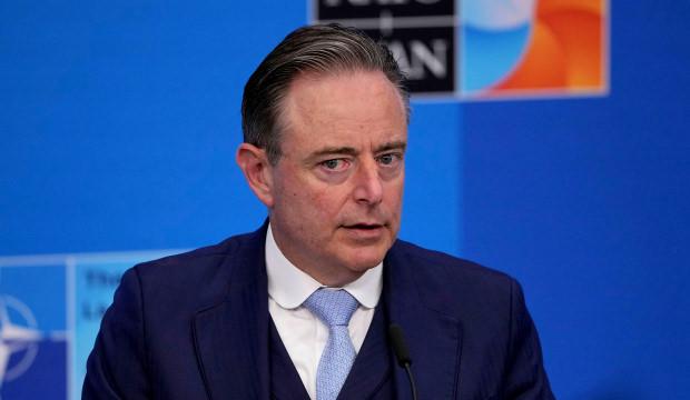 Bir NATO &uuml;lkesi daha resti &ccedil;ekti: ABD g&uuml;&ccedil;l&uuml; olabilir ama onurumuz satılık değil