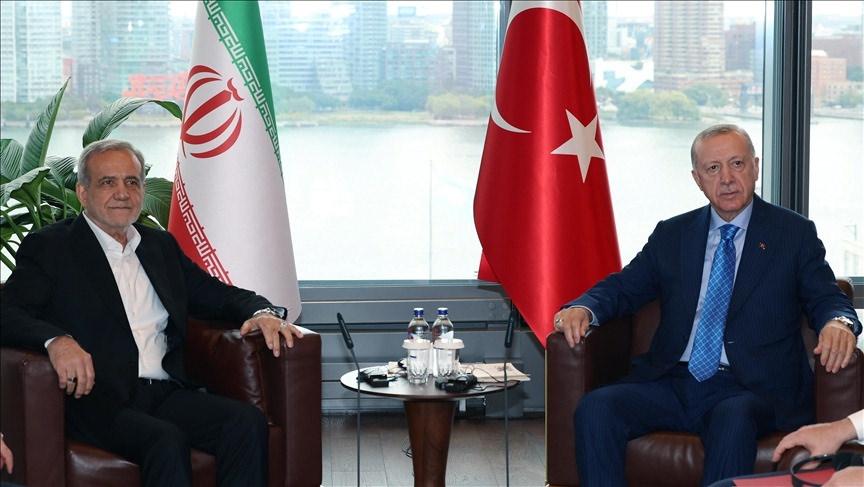 Cumhurbaşkanı Erdoğan, İran Cumhurbaşkanı Pezeşkiyan ile telefon görüşmesi gerçekleştirdi.