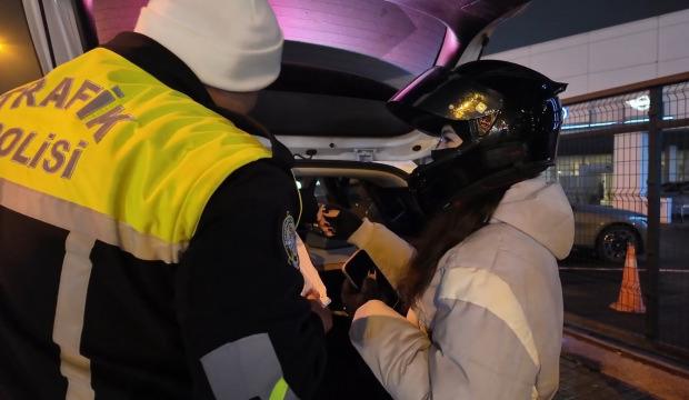 Avcılar'da trajikomik olay: Zarfı polise a&ccedil;tırdı, cezayı yedi