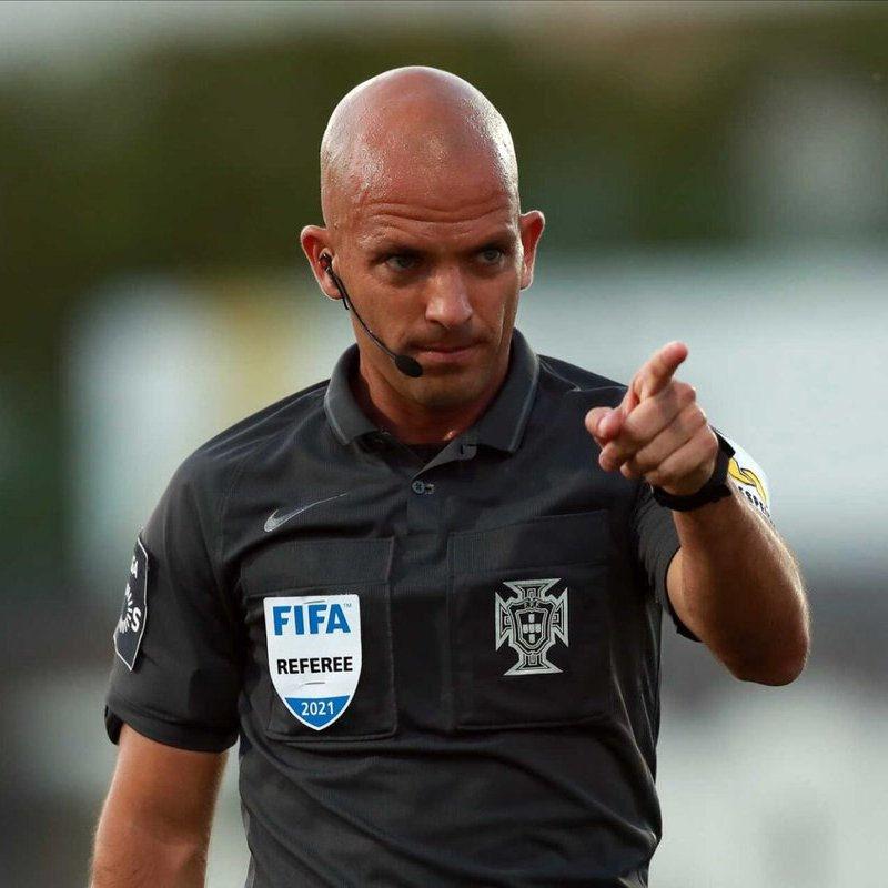 Portekizli hakem Luis Godinho